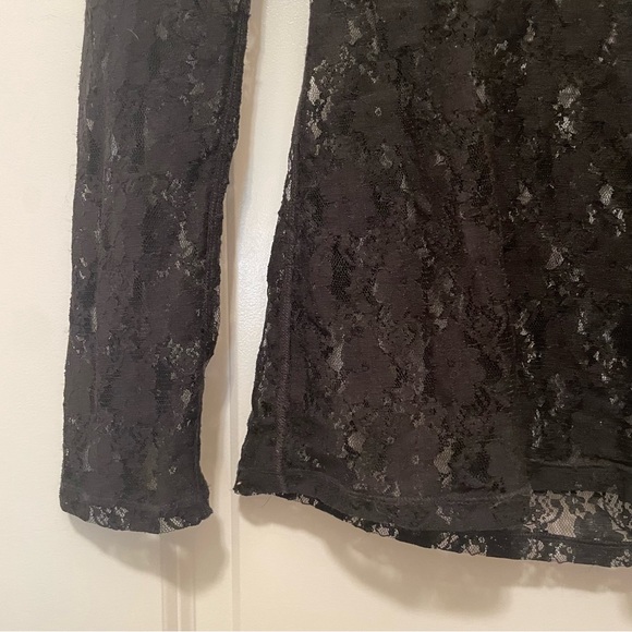 Top - Picture 2 of 5